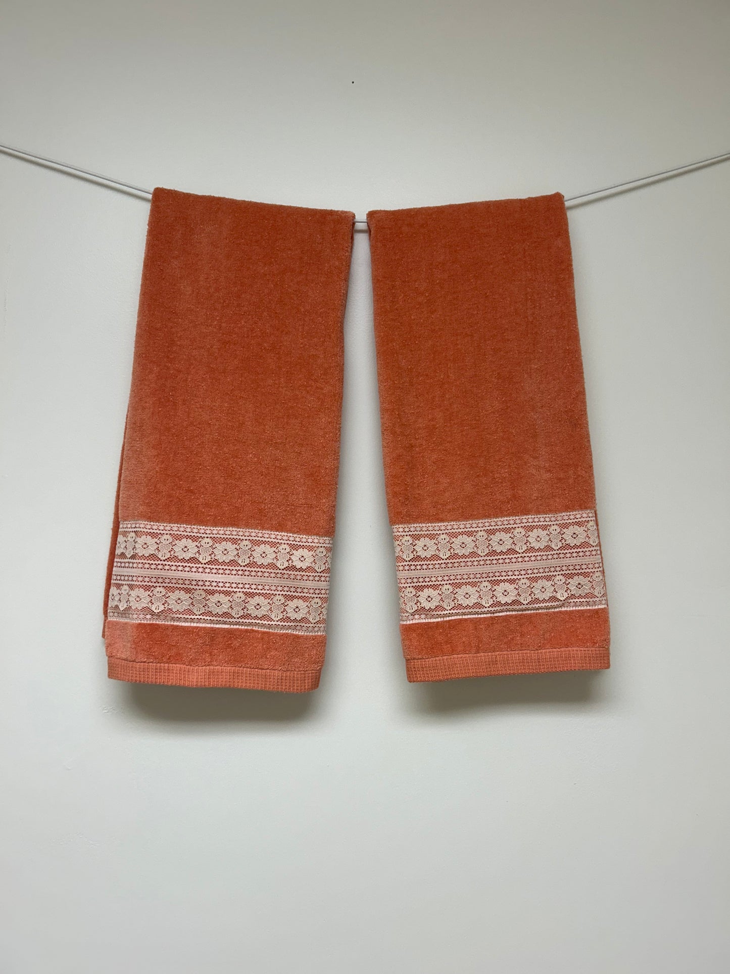 Lace Trim Towel Set